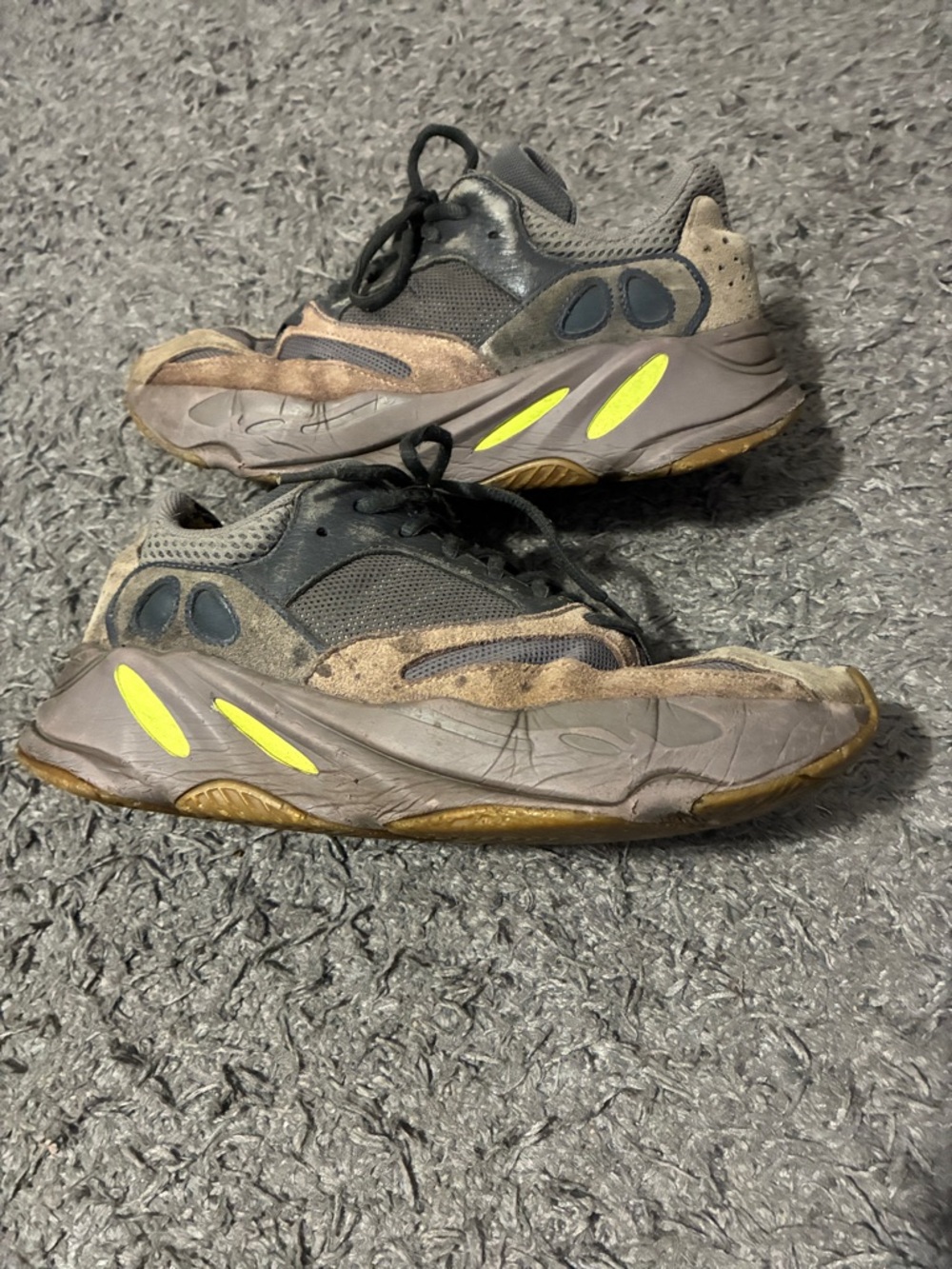 Adidas yeezy 700